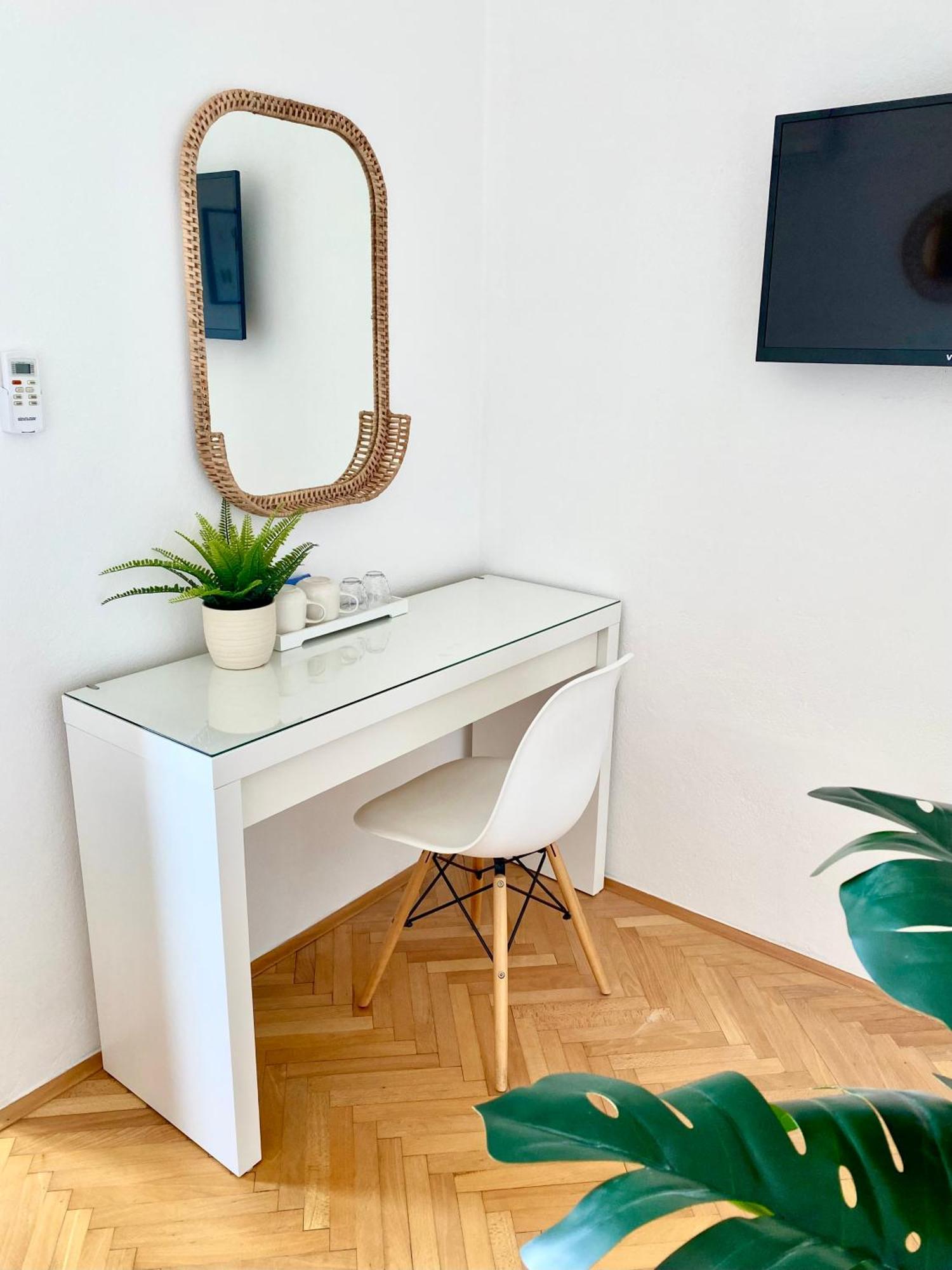 Apartments & Rooms Joy Of Life In Makarska Bilik gambar